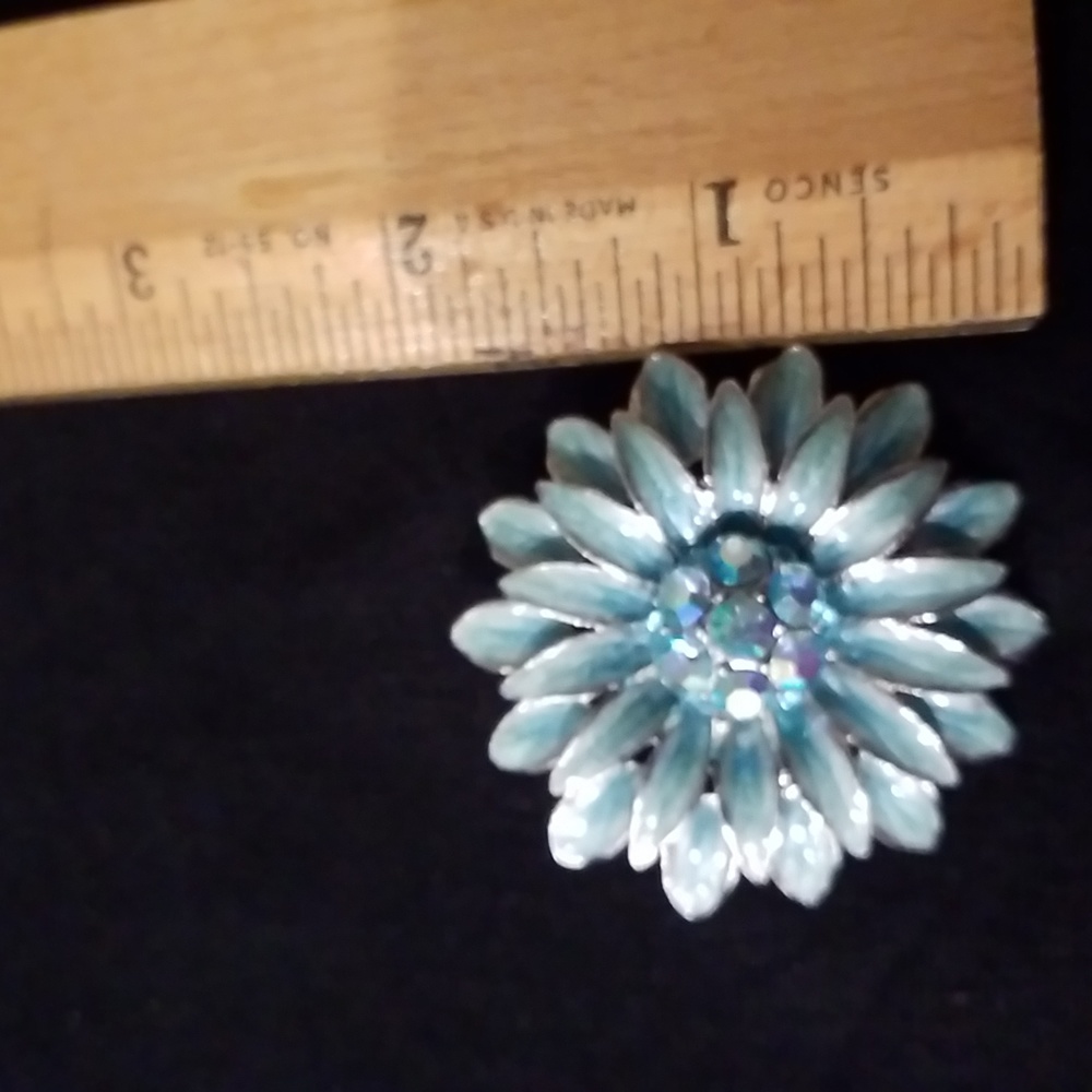 Blue Enamel on Silvertone Metal Flower Motif Brooch with Blue Crystals. - Picture 3 of 4
